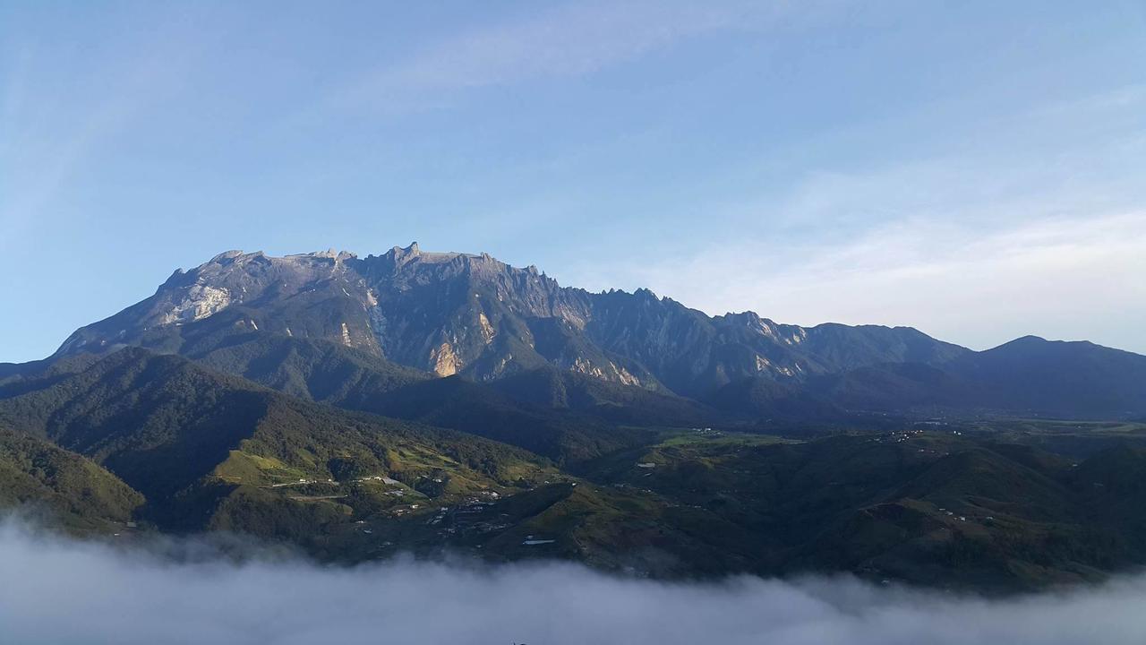 Crystal Hill R Hotel Kundasang Bagian luar foto